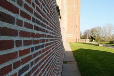 The right side wall of the cathedral