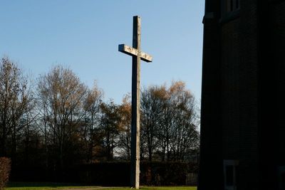 The wooden cross at the back of the cathedral