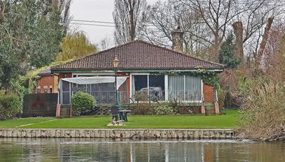 Chertsey, JR's house