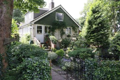 Some very nice houses here