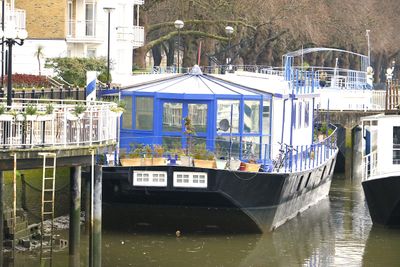 Houseboat built on a Dumb Barge