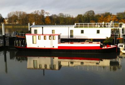 Houseboats