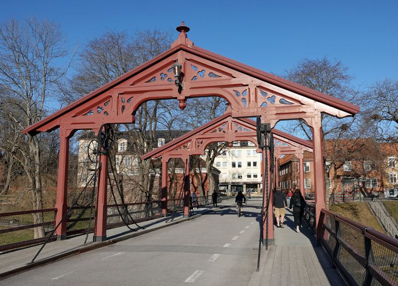 Old Town (Kissing) Bridge