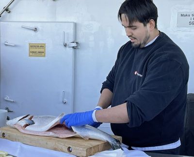 Fileting salmon