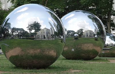Reflecting spheres