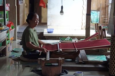 Weaver/Tanganan Pegringsingan village