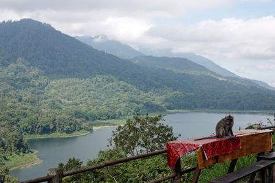Lake Buyan
