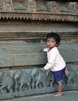 Explorer, Chennakeshava Temple