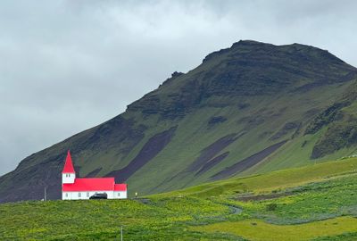 Red church/Vik