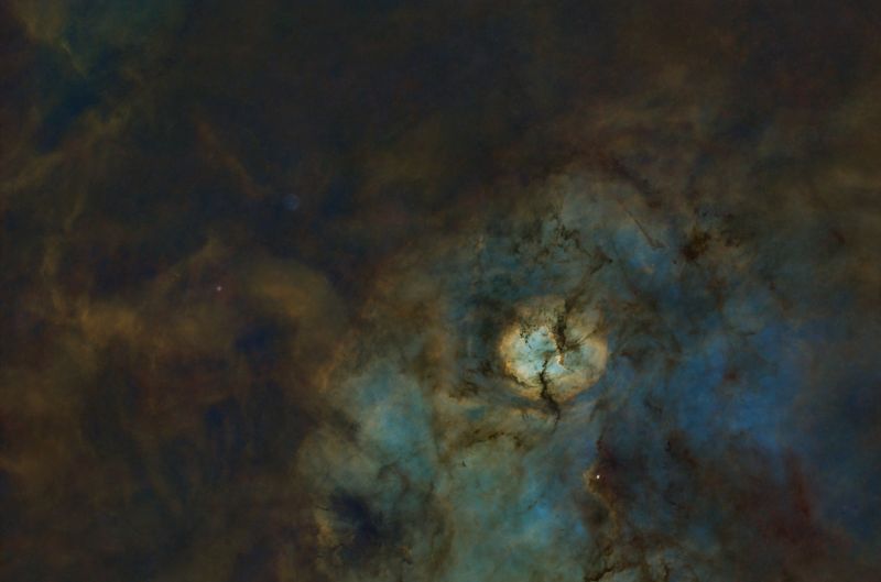 SH2-124 starless showing Planetary Nebula LDû 1 in Cygnus