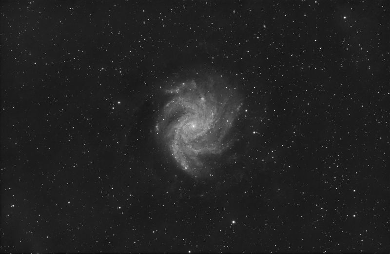 Fireworks Galaxy stage 1 luminance