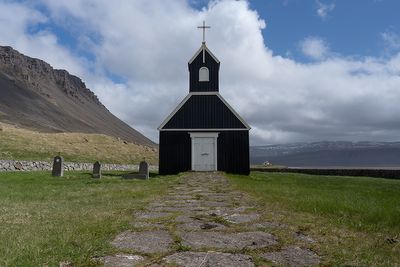 Saurbjarkirkja