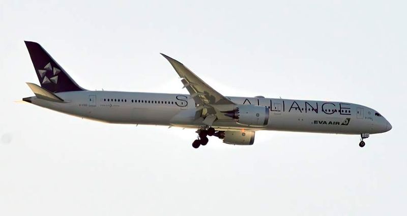 EVA Air, Taiwan, Boeing B-787-10, B-17812, Star Alliance Livery, Final Approach, Tokyo Haneda