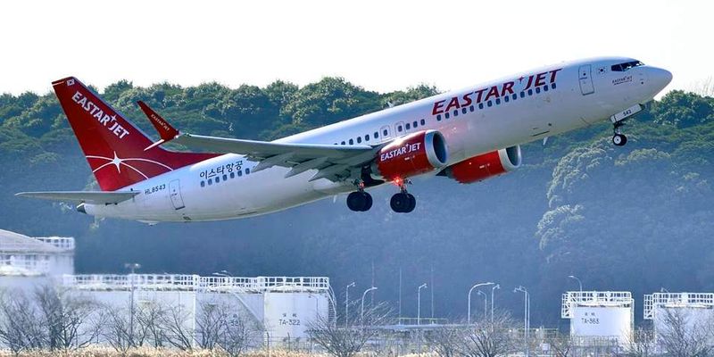 EastarJet (S Korea), Boeing B-737 MAX-8,-HL8543, Climbing