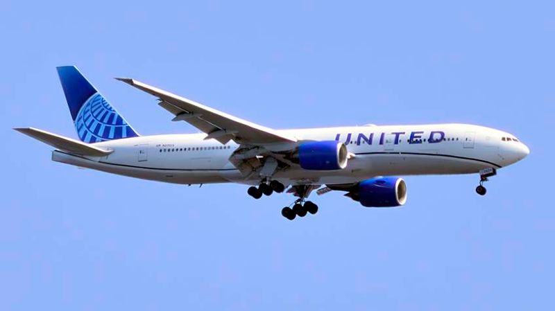 UNITED,Boeing B-777/200, Landing, Tokyo Haneda Airpor