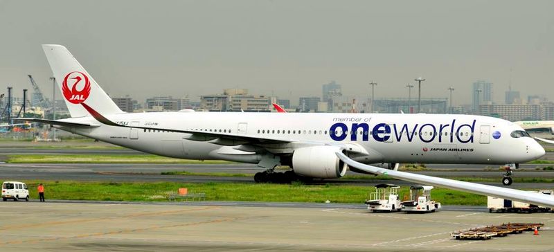 JAL Airbus A350-1000, JA15XJ, OneWorld, Taxi to Gate