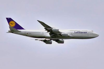 Lufthansa B-747-8, D-ABYO Landing