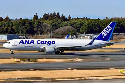 ANA Cargo B-767/300F,JA605F, Taxi to TO