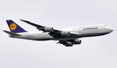 Lufthansa Boeing B-747-8, D-ABYN, Final Approach