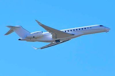 ZYB Lily Jet, Bombardier BD-700-2A12 Global 7500,T7-JUE, Climbing
