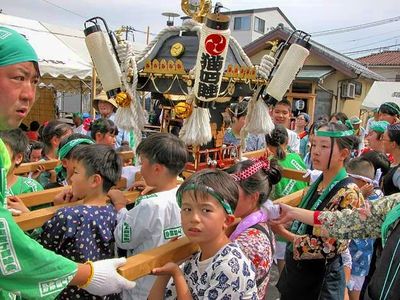 Hikaru, Carrying The Urayasu Shrine 
