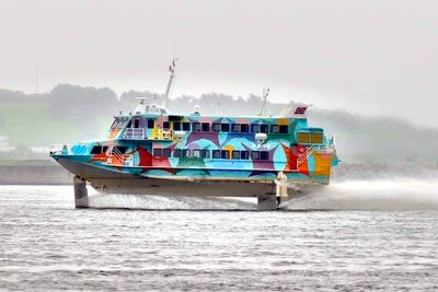 Hydrofoil To The Islands, Arriving