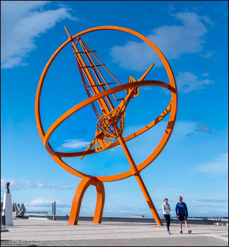 Punta Arenas sextent monument.jpg
