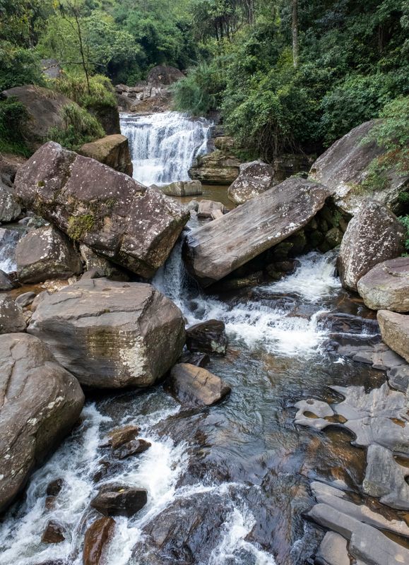 waterfall2.jpg