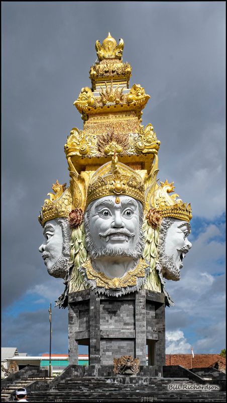 Bali welcoming statue.jpg