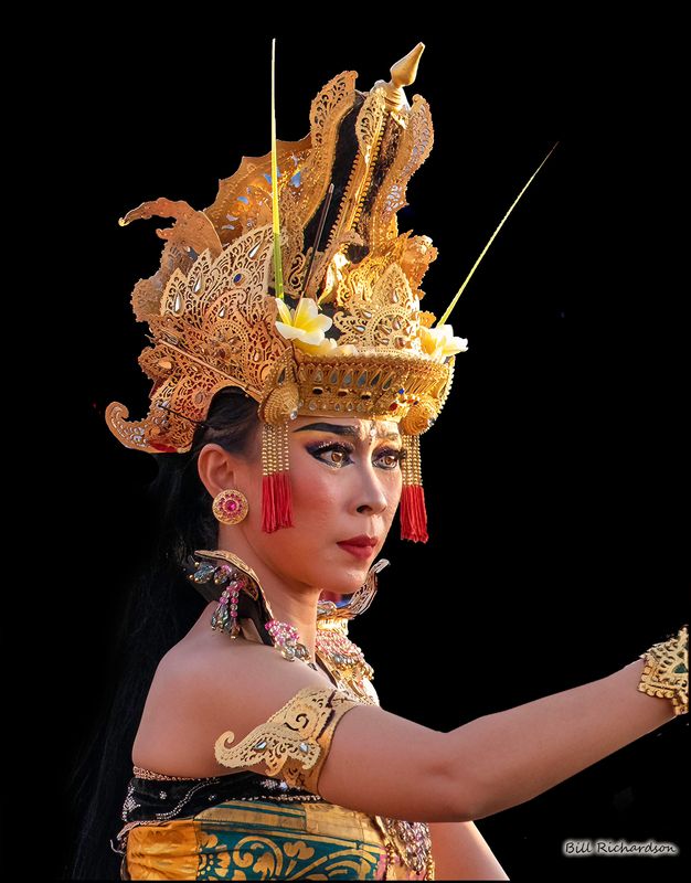 Bali dancer woman.jpg