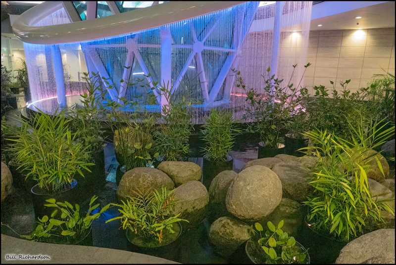 Doha airport water feature.jpg