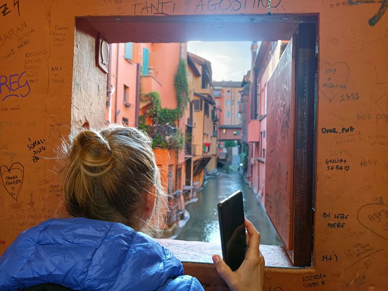 Bologna, secret door to the Reno canal