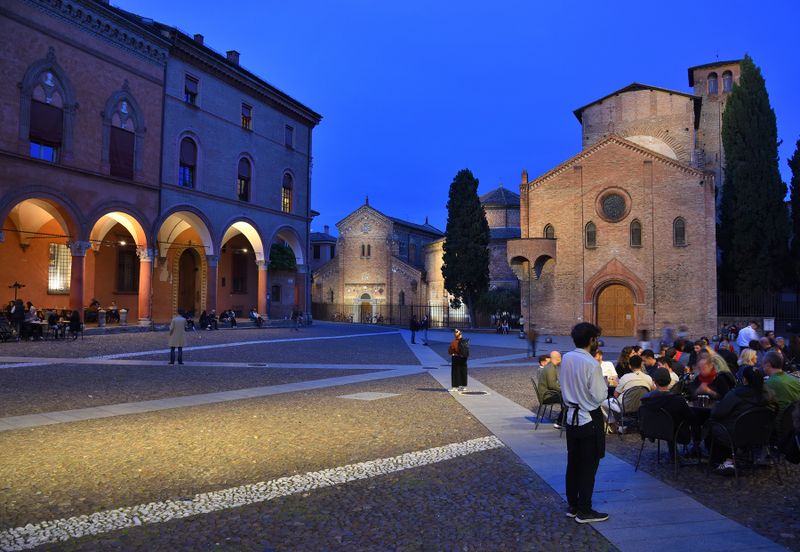 Bologna, Piazza Santo Stefano (seven churches)