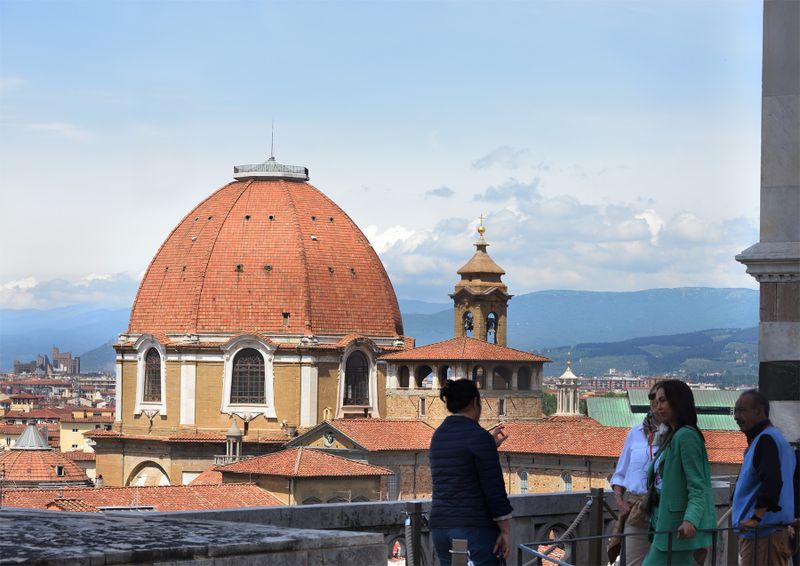 Florence, view on Basilica di San Lorenzo
