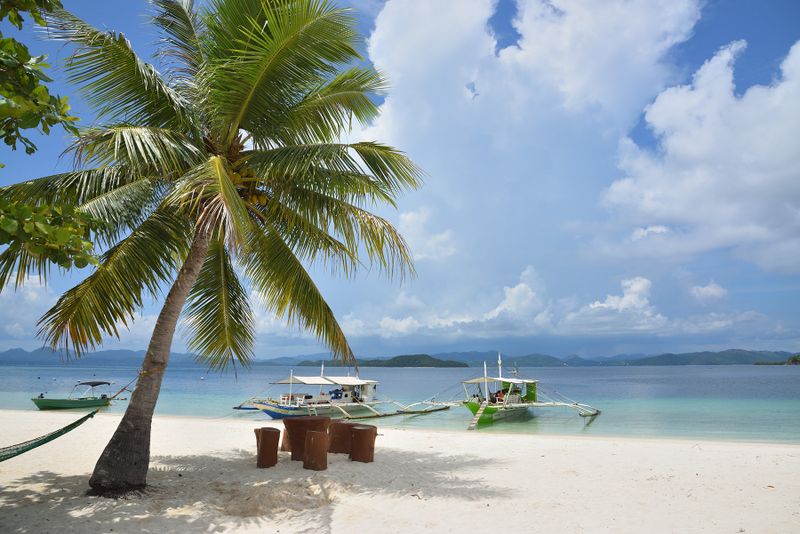 Philippines, Pass Island