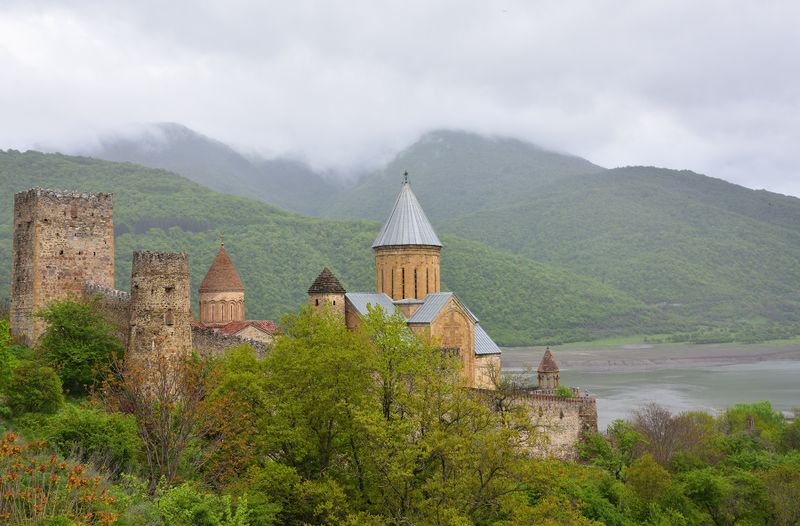 Georgia, Ananuri castle complex, XVI