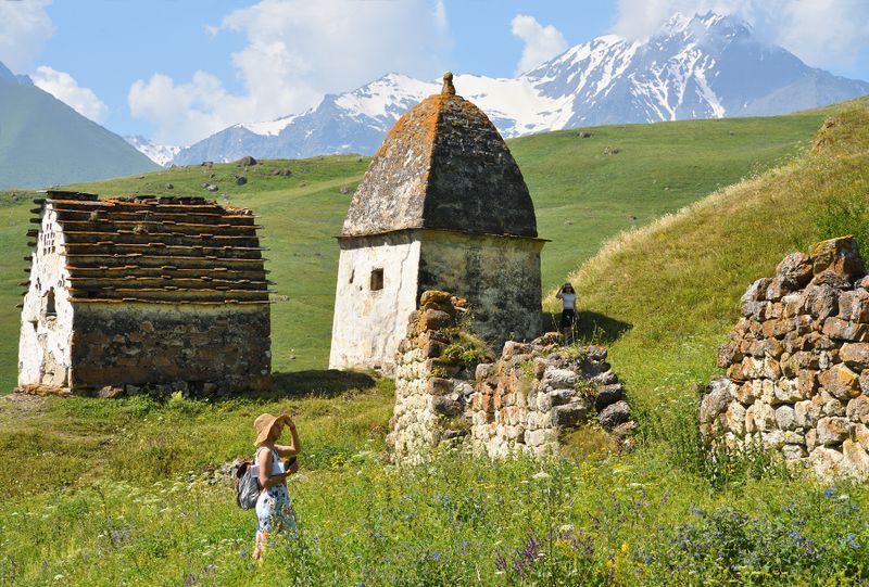 North Ossetia, Hussar Khintsag necropolis