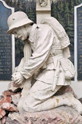 Statue of the war memorial