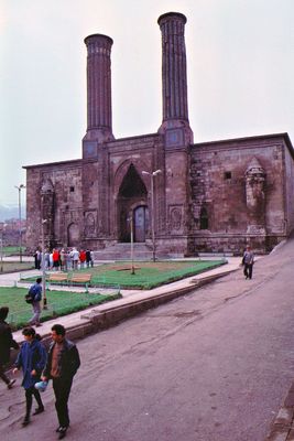 ifte Minareli Medrese  - Erzurum