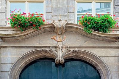 Facade with trumpet