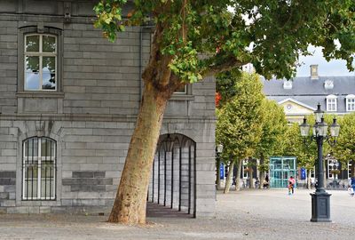 Side entrance of the headquarters