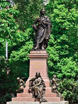 Felix Mendelssohn Bartholdy statue