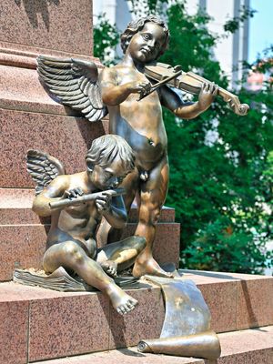 Felix Mendelssohn Bartholdy statue