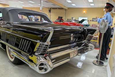 Buick Limited 1958 rear.jpg
