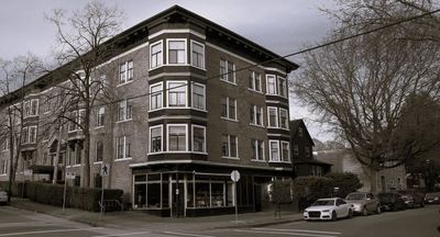 20250405_010326533 Union Street apt building BW.jpg