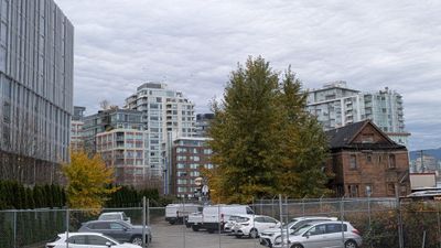 20251110_001700960 Old House 1st Ave.jpg