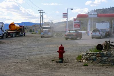 Dusty gasstation (Hwy 97)