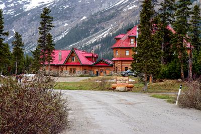 Num-Ti-Jah Lodge
