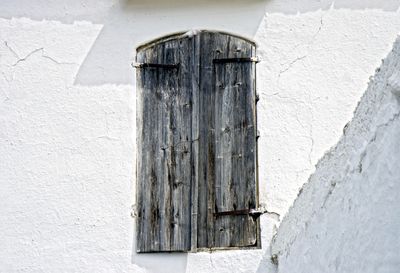 Closed shutter
