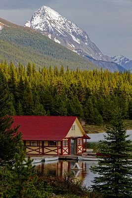 Samson Peak, Maligne Lake